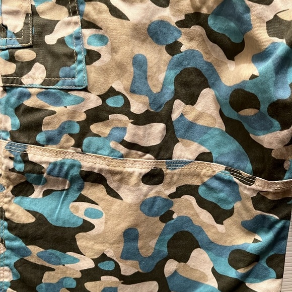 NEW wo tags, Camo Cargo pants - Picture 6 of 7